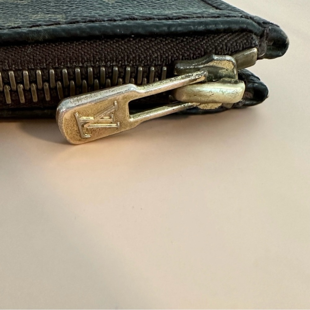 Louis Vuitton Zip Portfolio *RARE* - Picture 3 of 15